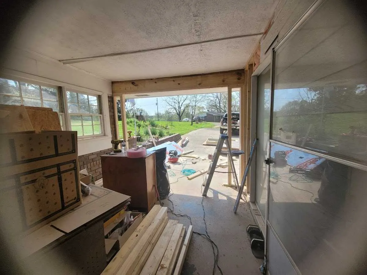 Air movers and dehumidifier for Drying & Dehumidification in Maywood